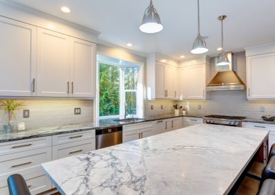 Beautiful white kitchen design.